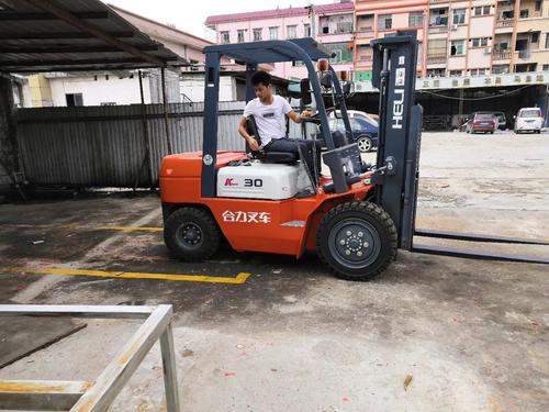 中環(huán)學(xué)校 焊工培訓(xùn)畢業(yè)照